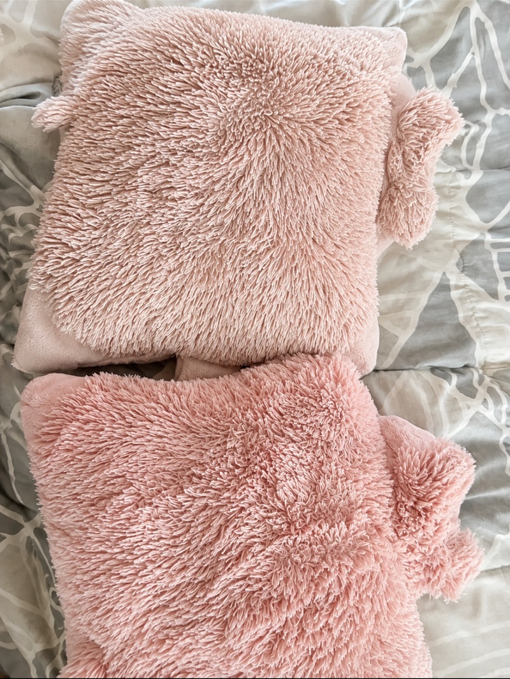 Plush Faux Fur Accent Pillow in Blush Pink - Unbranded